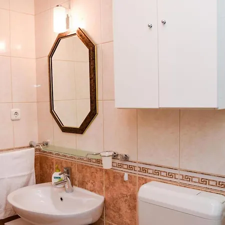 Spacious And Tranquil With Shared Pool - Two Bedroom With Shared Pool Lejlighed Hvar Town