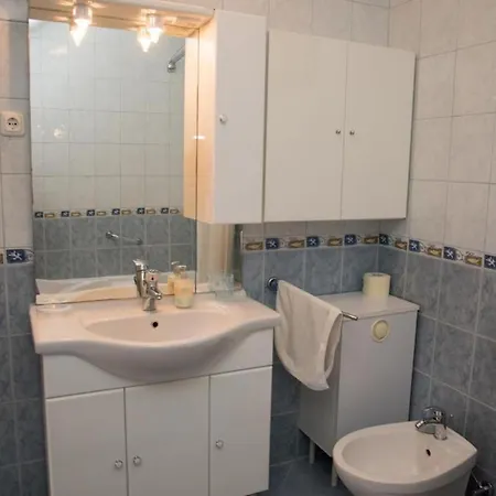 Spacious And Tranquil With Shared Pool - Two Bedroom With Shared Pool Lejlighed