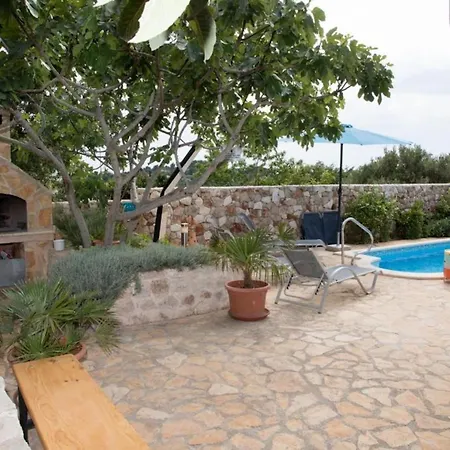 Lejlighed Spacious And Tranquil With Shared Pool - Two Bedroom With Shared Pool