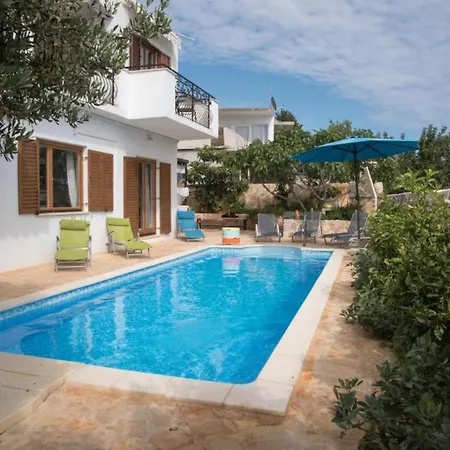 Spacious And Tranquil With Shared Pool - Two Bedroom With Shared Pool Lejlighed Hvar Town