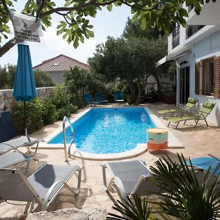 شقة Spacious And Tranquil With Shared Pool - Two Bedroom With Shared Pool هفار