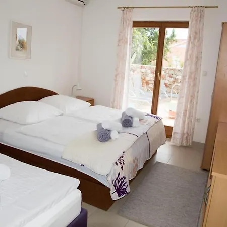 Spacious And Tranquil With Shared Pool - Two Bedroom With Shared Pool هفار
