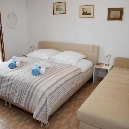 Spacious And Tranquil With Shared Pool - Two Bedroom With Shared Pool هفار