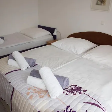 Spacious And Tranquil With Shared Pool - Two Bedroom With Shared Pool * هفار