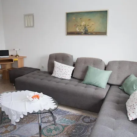 Spacious And Tranquil With Shared Pool - Two Bedroom With Shared Pool هفار