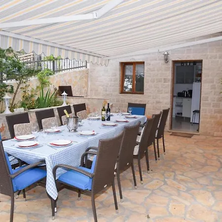 Spacious And Tranquil With Shared Pool - Two Bedroom With Shared Pool * هفار